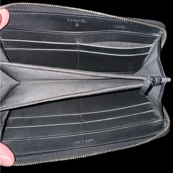 Chanel brilliant quilted patent leather long wallet - Picture 8 of 8